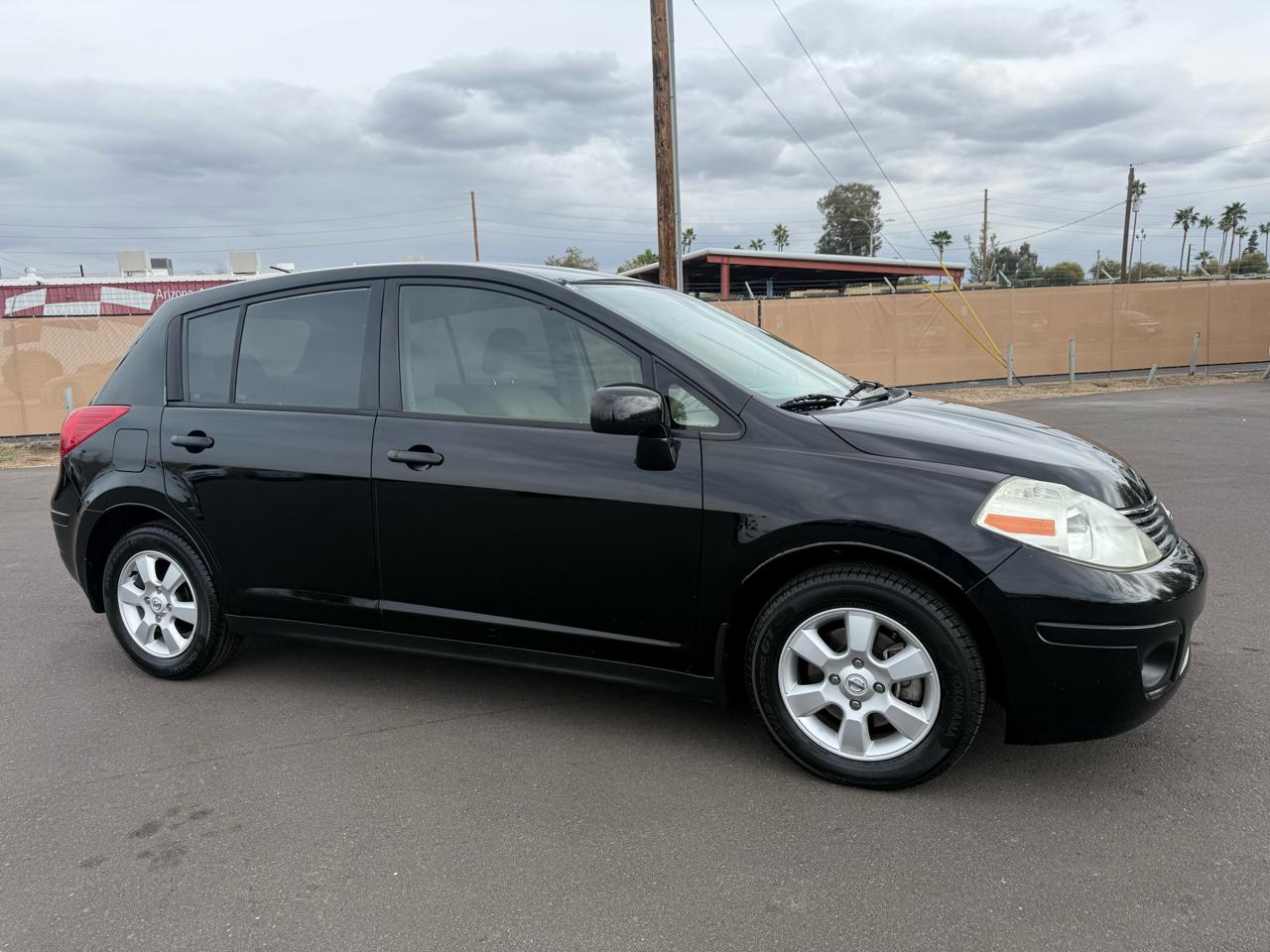 2009 Nissan Versa 1.8 S Hatchback