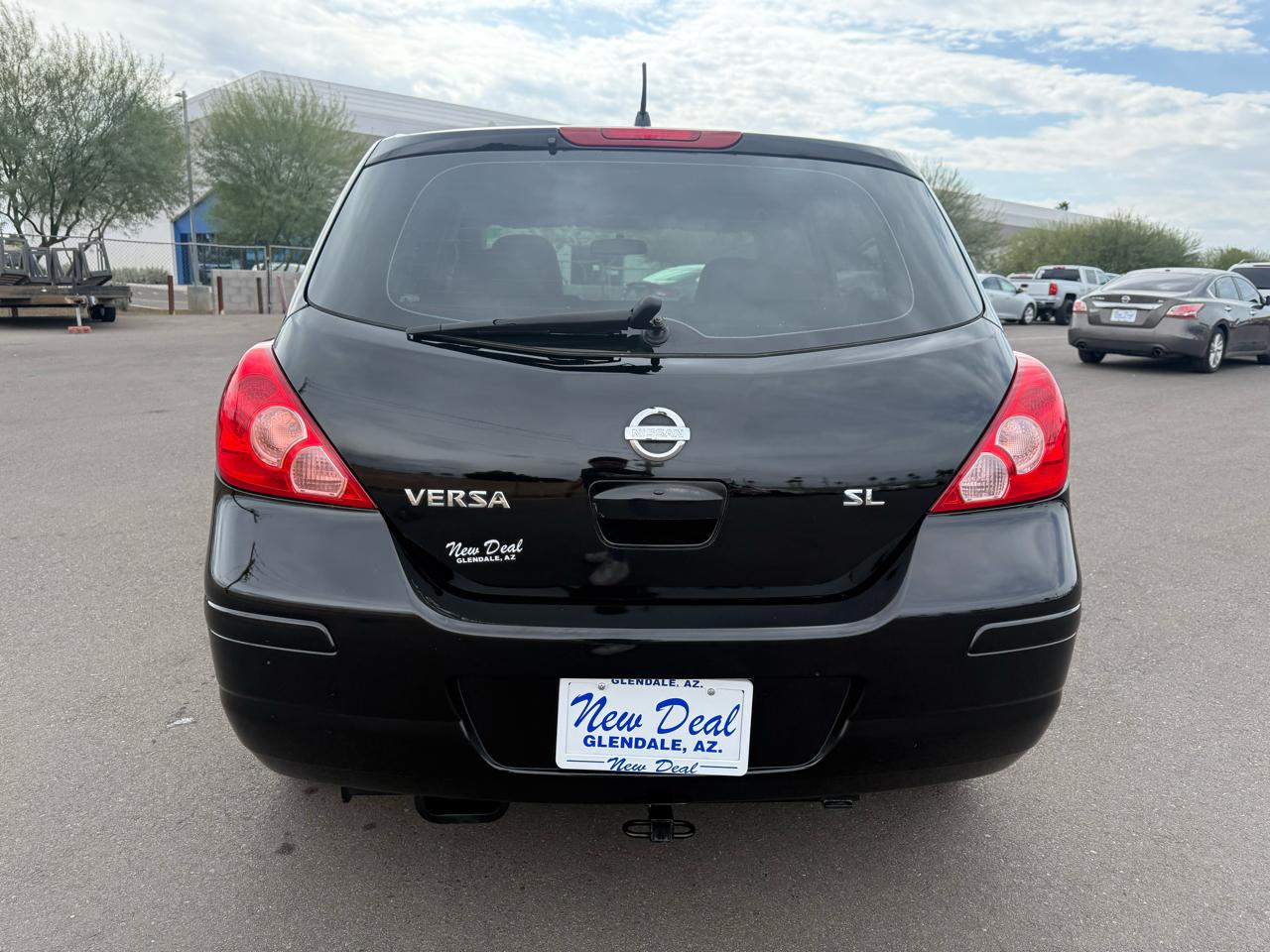 Nissan Versa 1.8 S Hatchback 2009