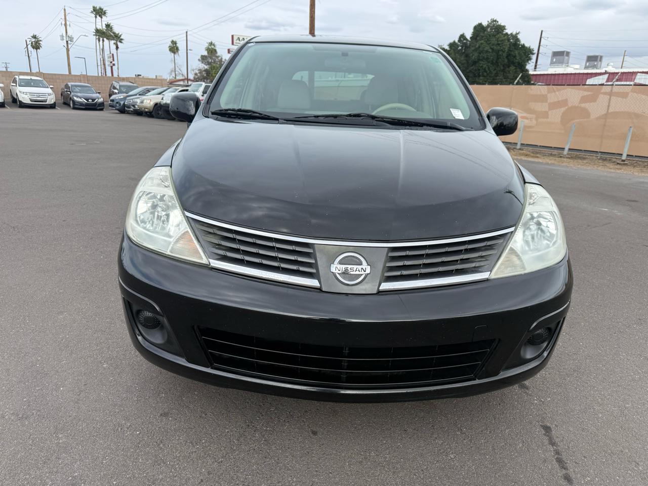 Nissan Versa 1.8 S Hatchback 2009