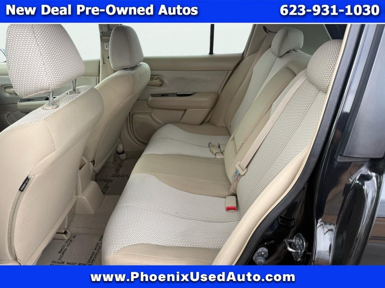 Nissan Versa 1.8 S Hatchback 2009