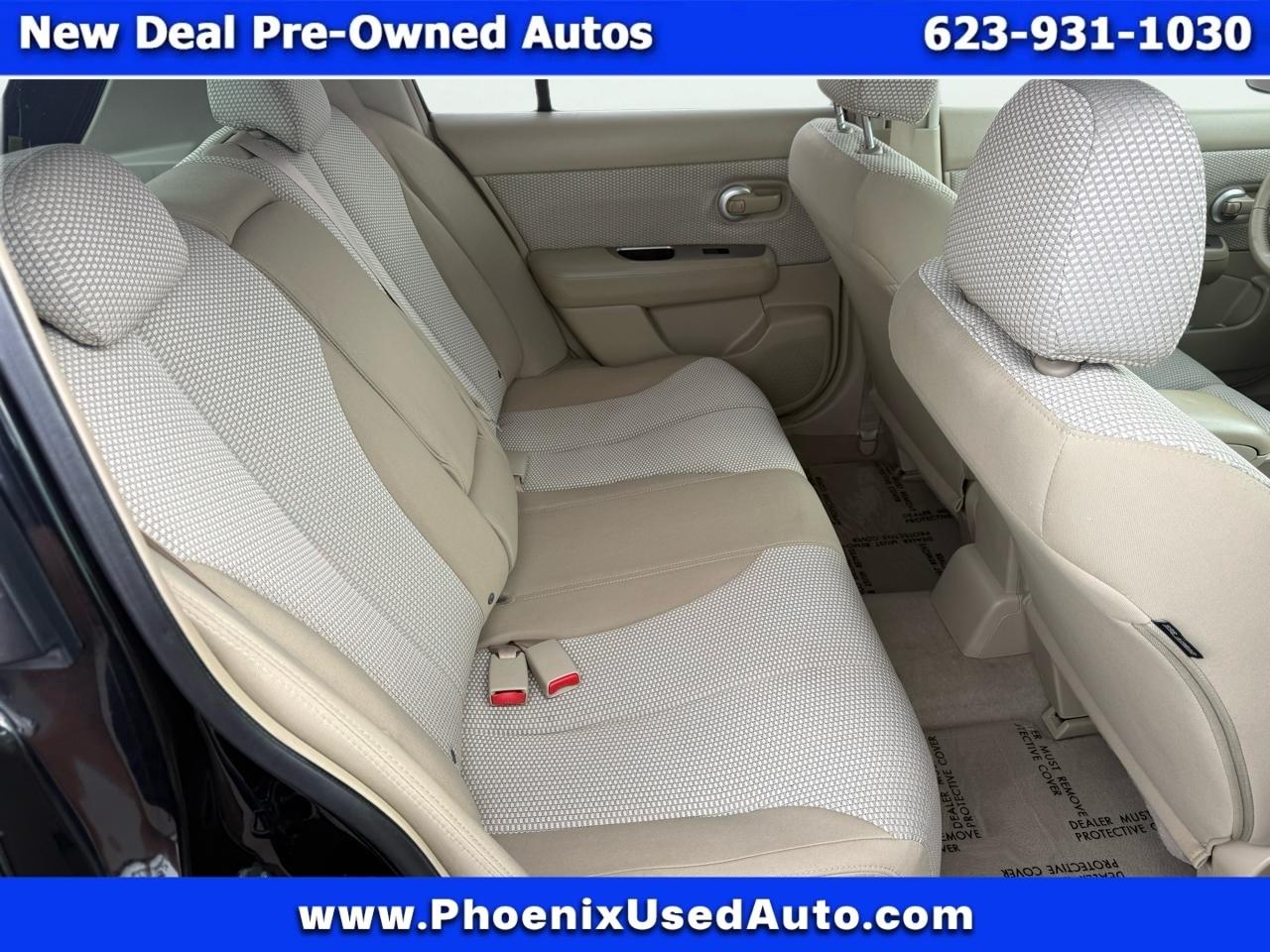 Nissan Versa 1.8 S Hatchback 2009