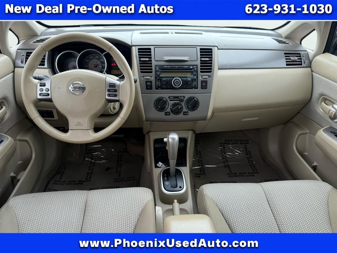 Nissan Versa 1.8 S Hatchback 2009