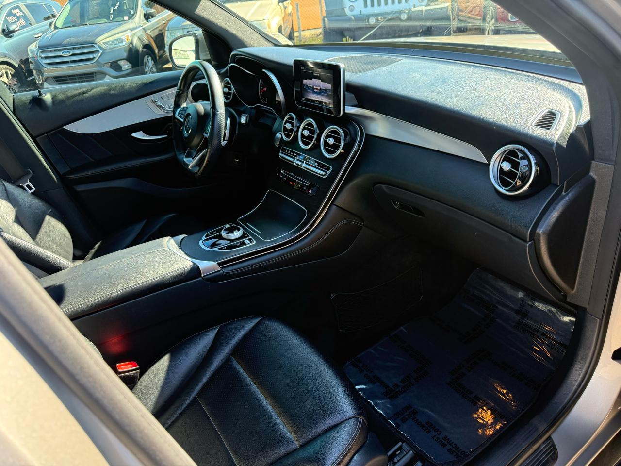 Mercedes-Benz GLC-Class GLC300 2019