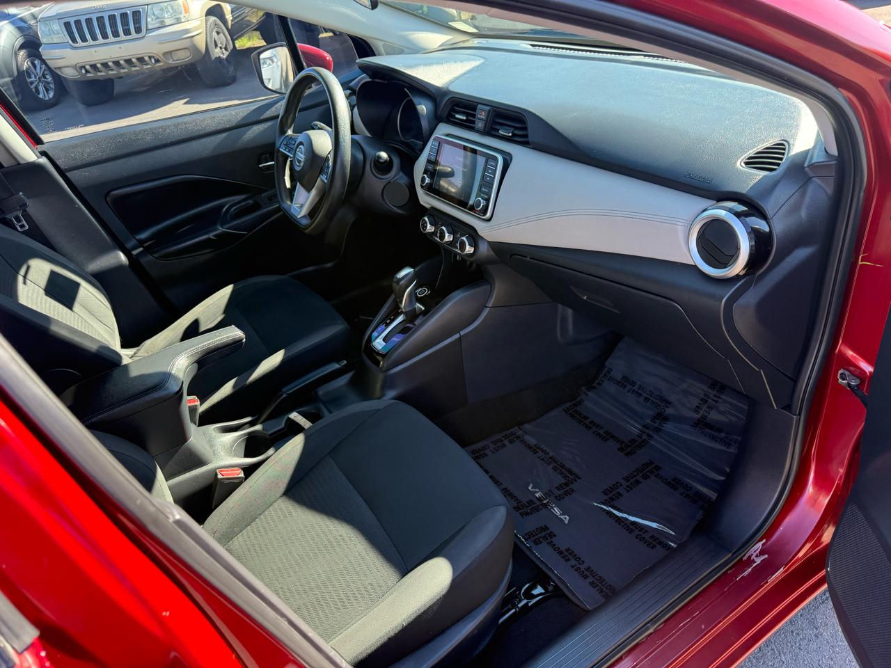 Nissan Versa SV 2020