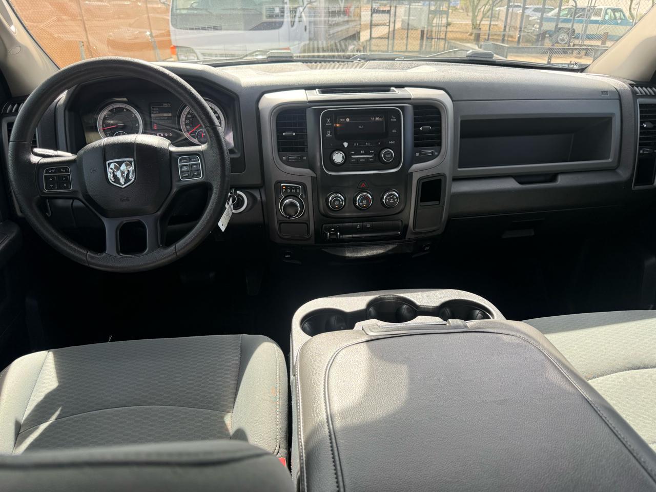 RAM 1500 2WD Crew Cab 140.5" Tradesman 2017