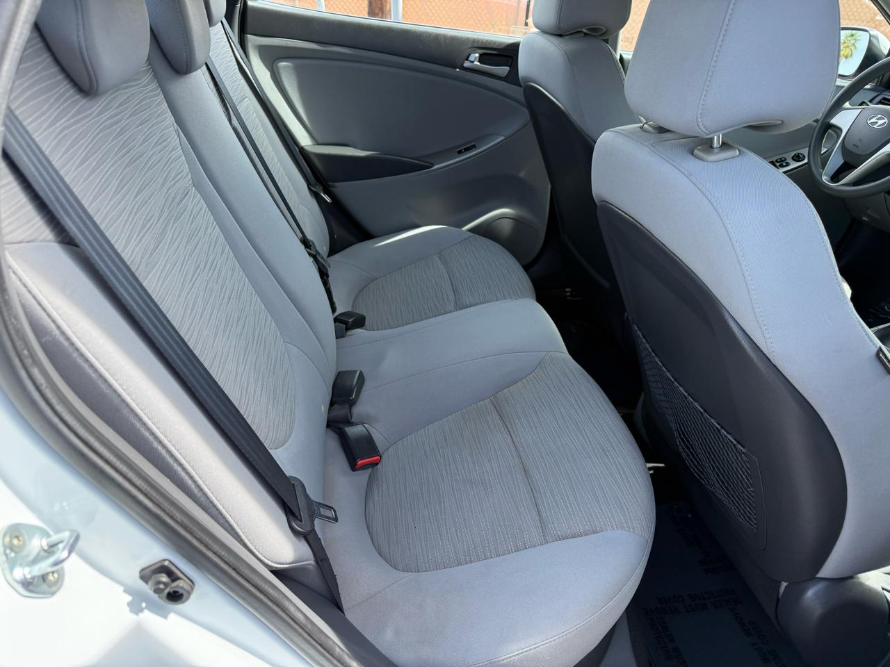 Hyundai Accent SE 4-Door 6A 2017