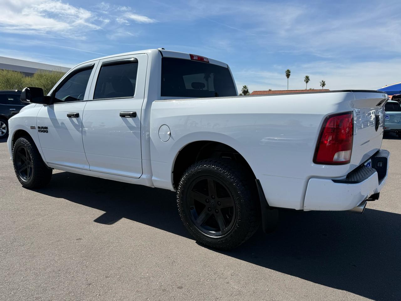 RAM 1500 4WD Crew Cab 140.5" Express 2014