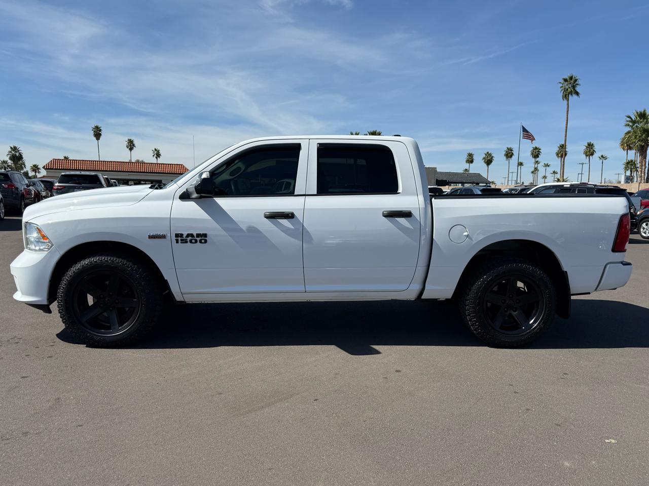 RAM 1500 4WD Crew Cab 140.5" Express 2014
