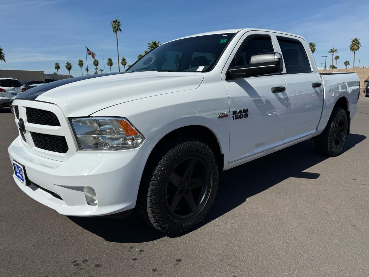 RAM 1500 4WD Crew Cab 140.5" Express 2014