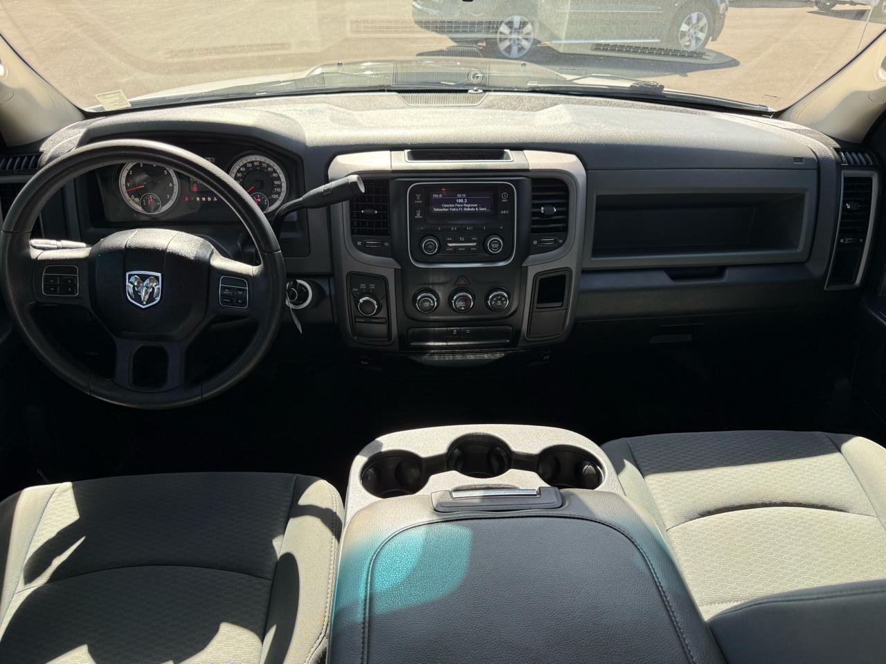 RAM 1500 4WD Crew Cab 140.5" Express 2014