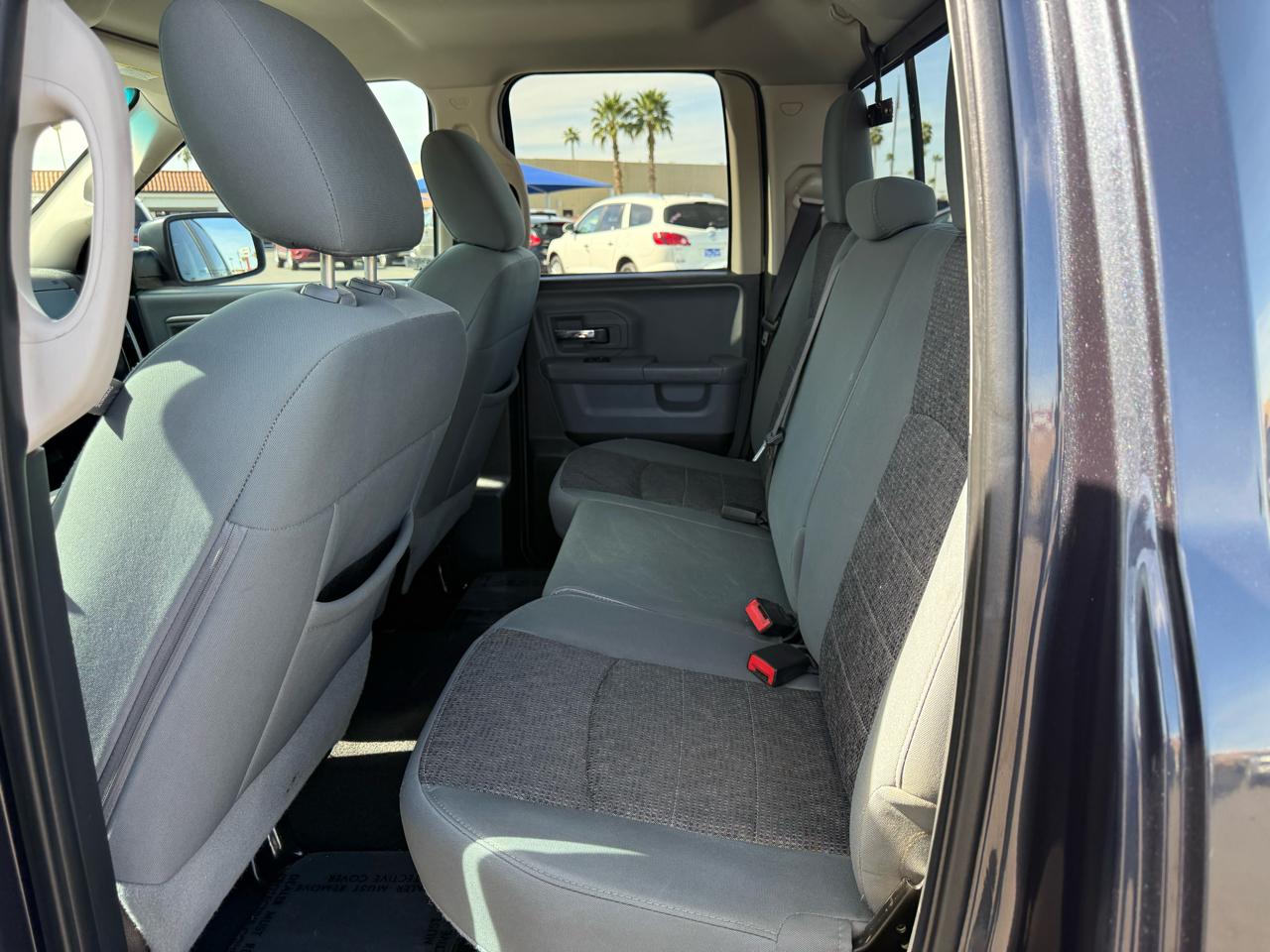 RAM 1500 4WD Crew Cab 140.5" Longhorn 2015