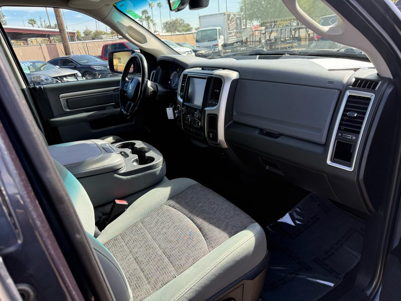 RAM 1500 4WD Crew Cab 140.5" Longhorn 2015