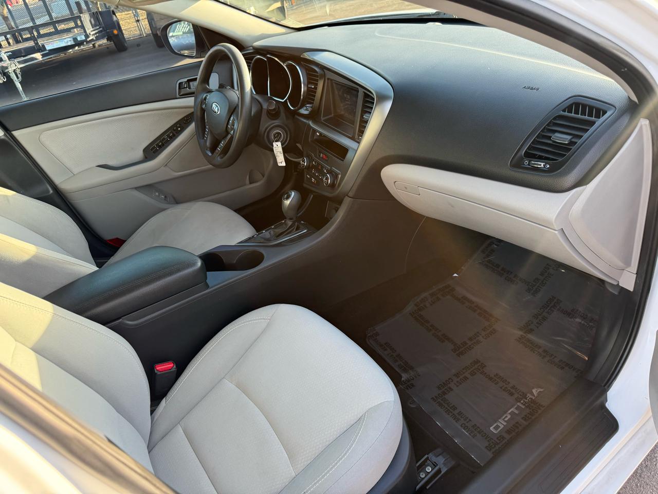 Kia Optima LX MT 2013