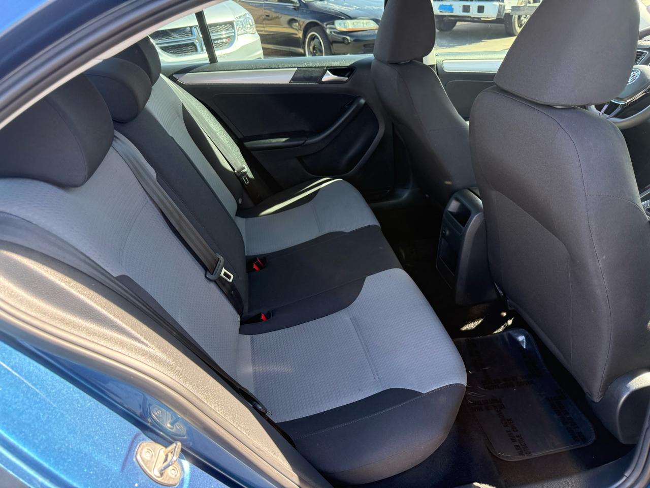 Volkswagen Jetta 1.4T S 6A 2018