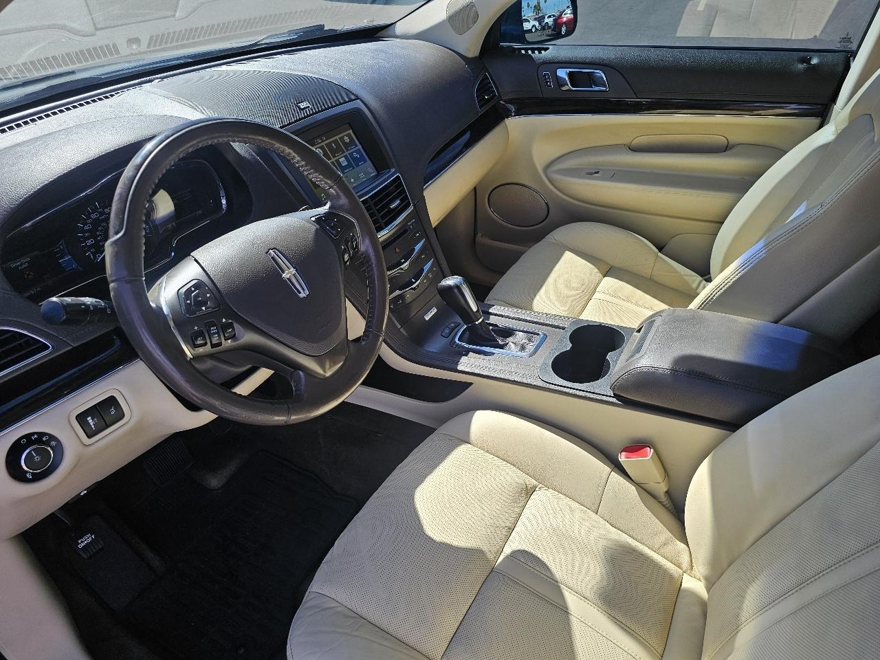 Lincoln MKT 3.5L with EcoBoost AWD 2016