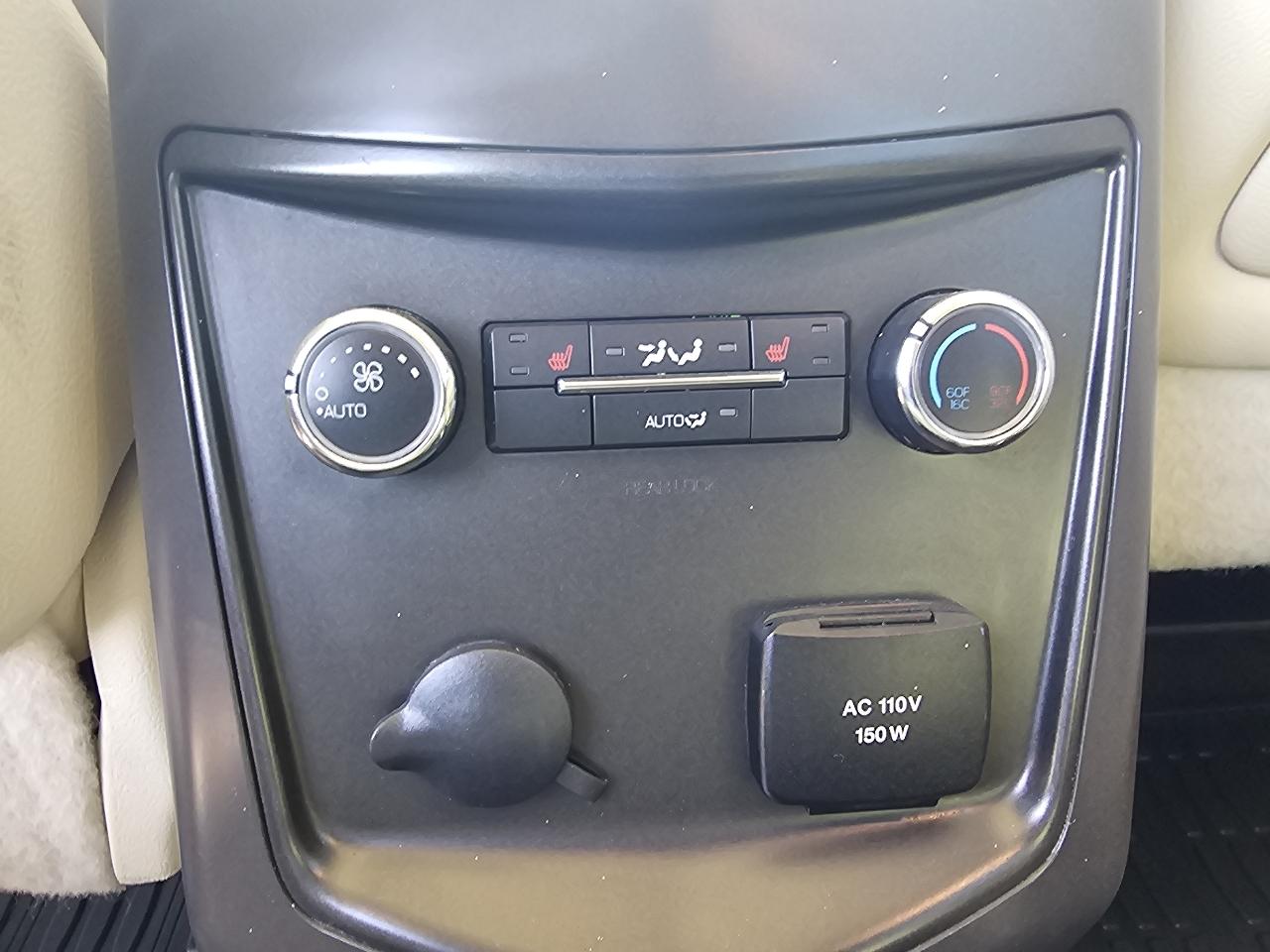 Lincoln MKT 3.5L with EcoBoost AWD 2016