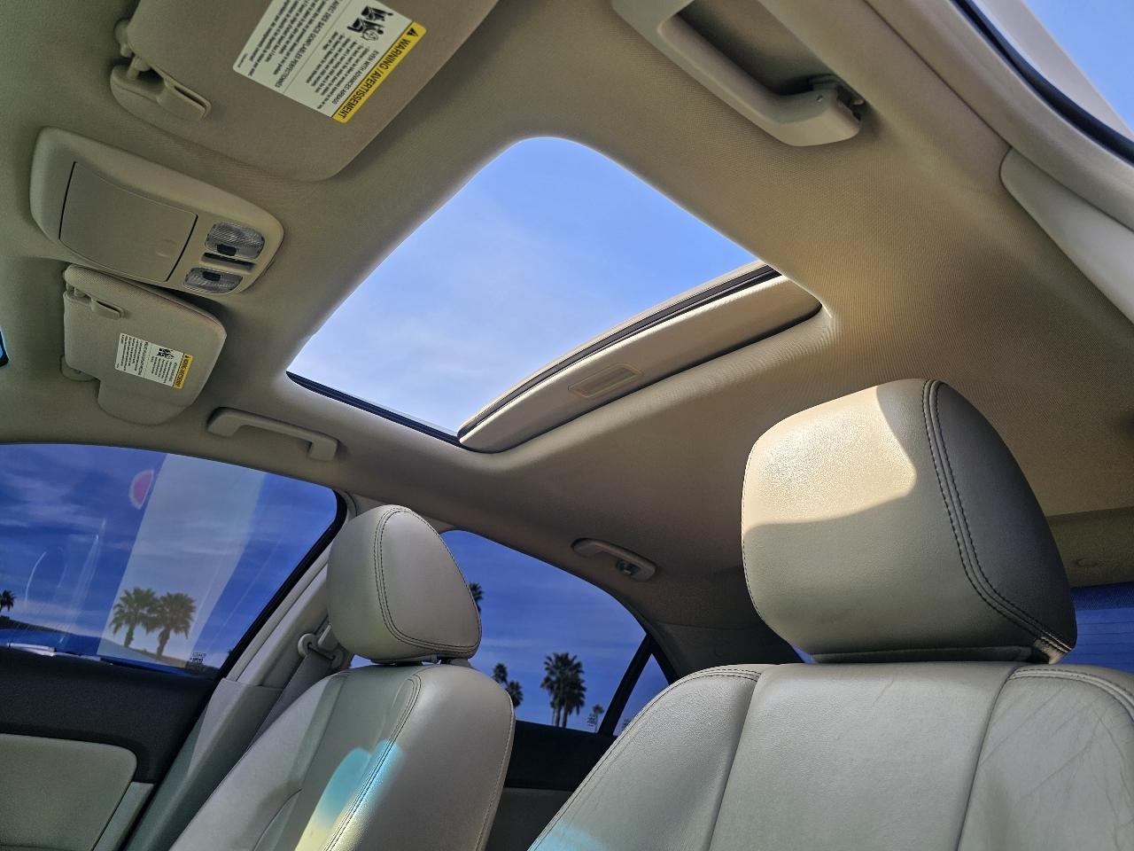 Ford Fusion Hybrid Sedan 2010