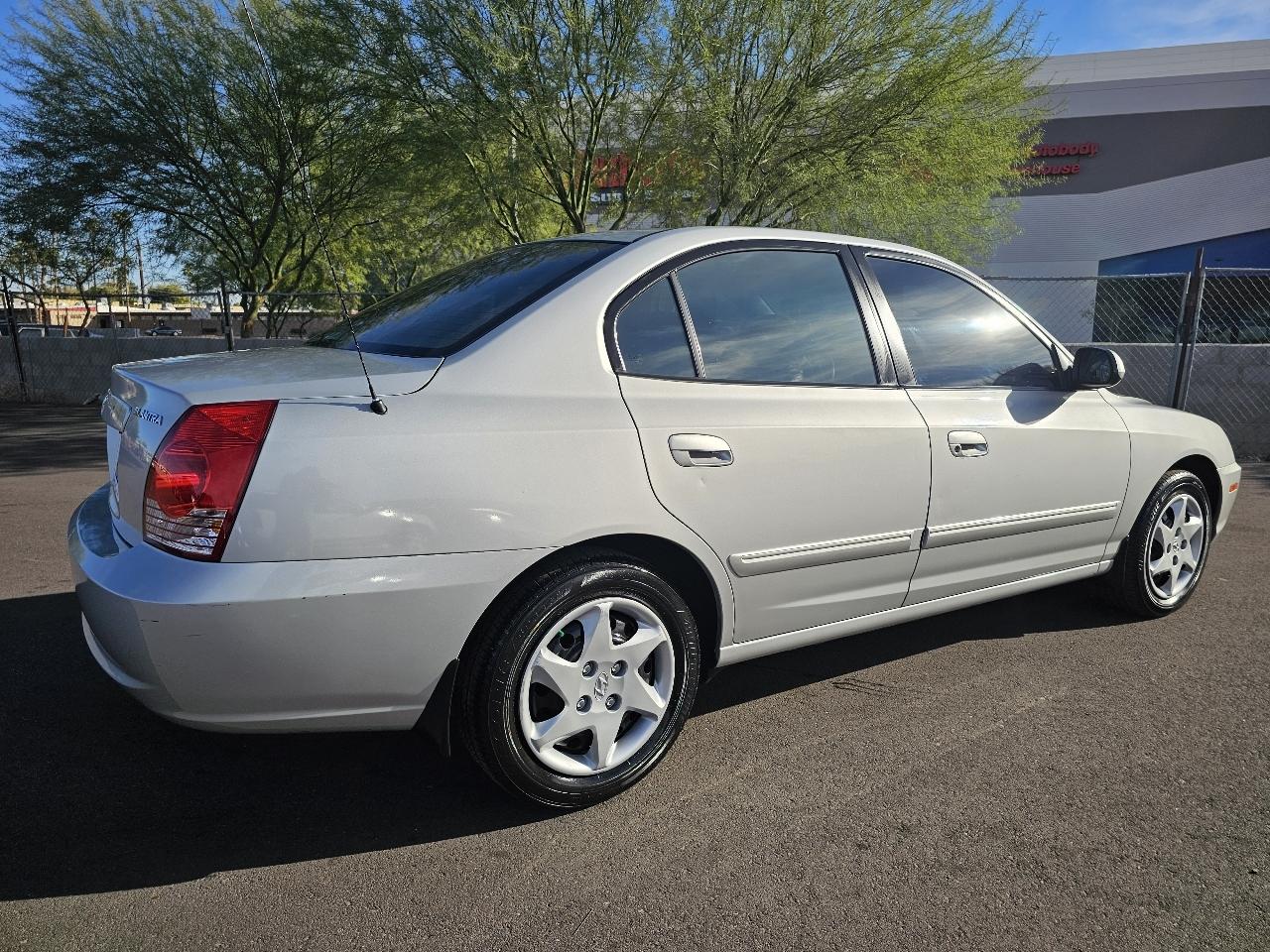 Hyundai Elantra GLS 4-Door 2005