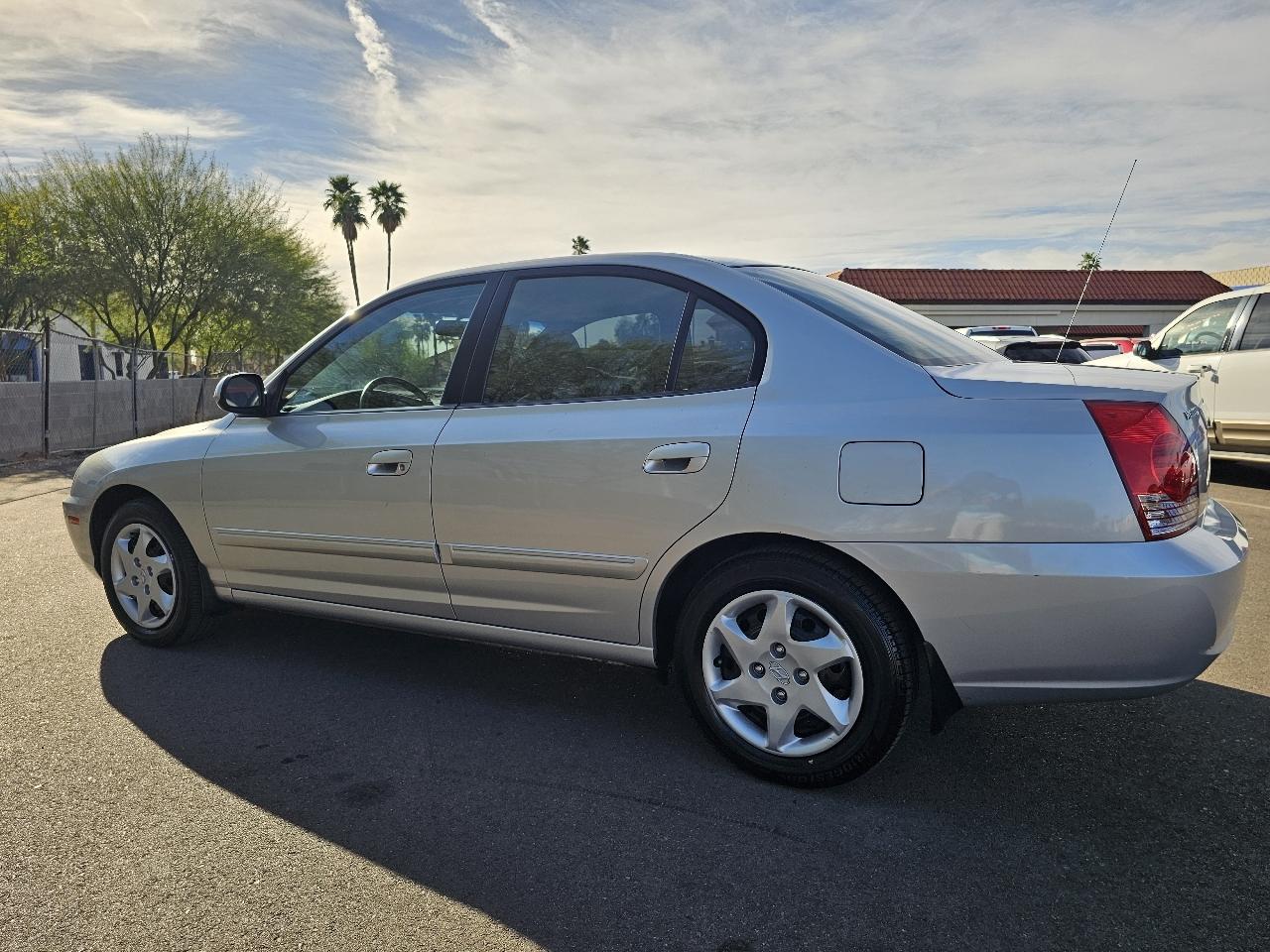 Hyundai Elantra GLS 4-Door 2005