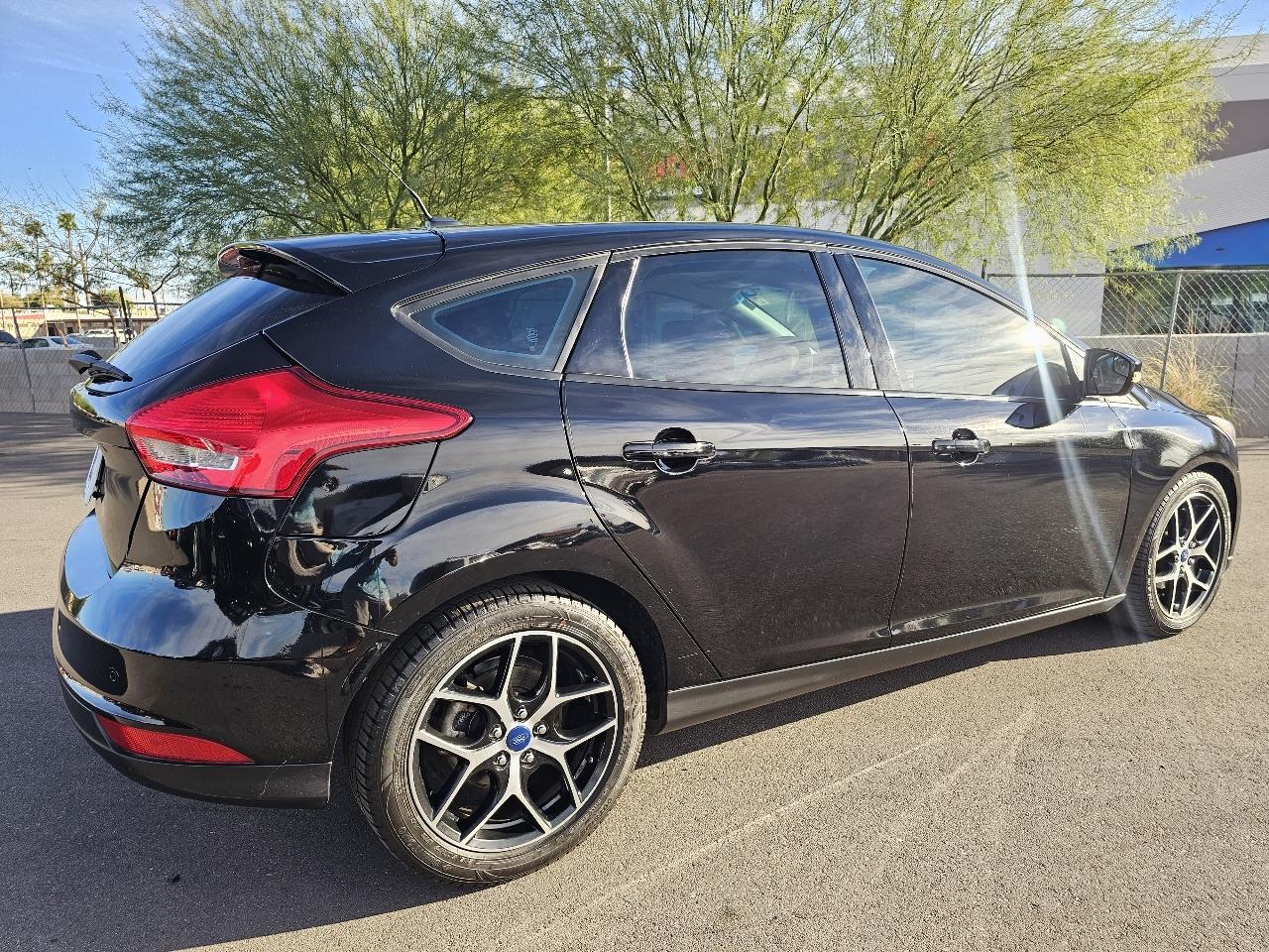 Ford Focus SEL Hatch 2017