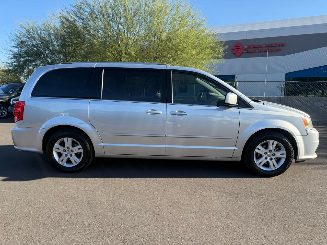 Dodge Grand Caravan Crew 2011