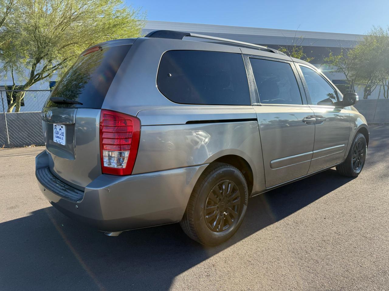 Kia Sedona LX LWB 2012