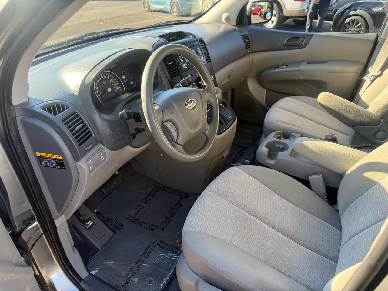 Kia Sedona LX LWB 2012