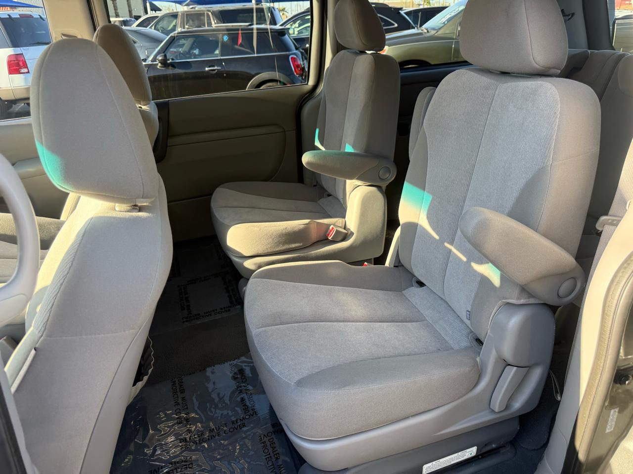 Kia Sedona LX LWB 2012