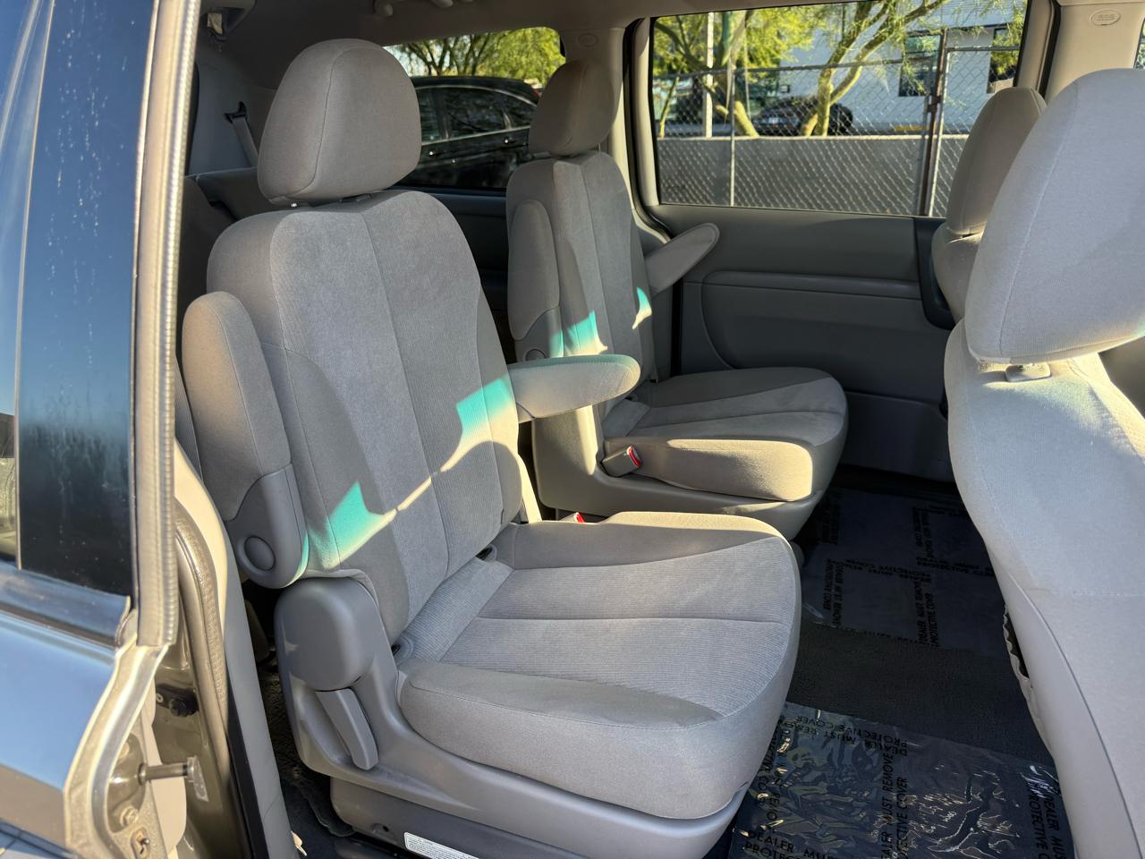 Kia Sedona LX LWB 2012