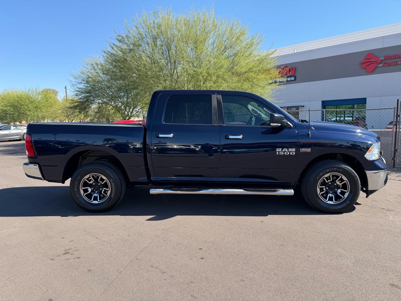 RAM 1500 4WD Crew Cab 140.5" Big Horn 2016