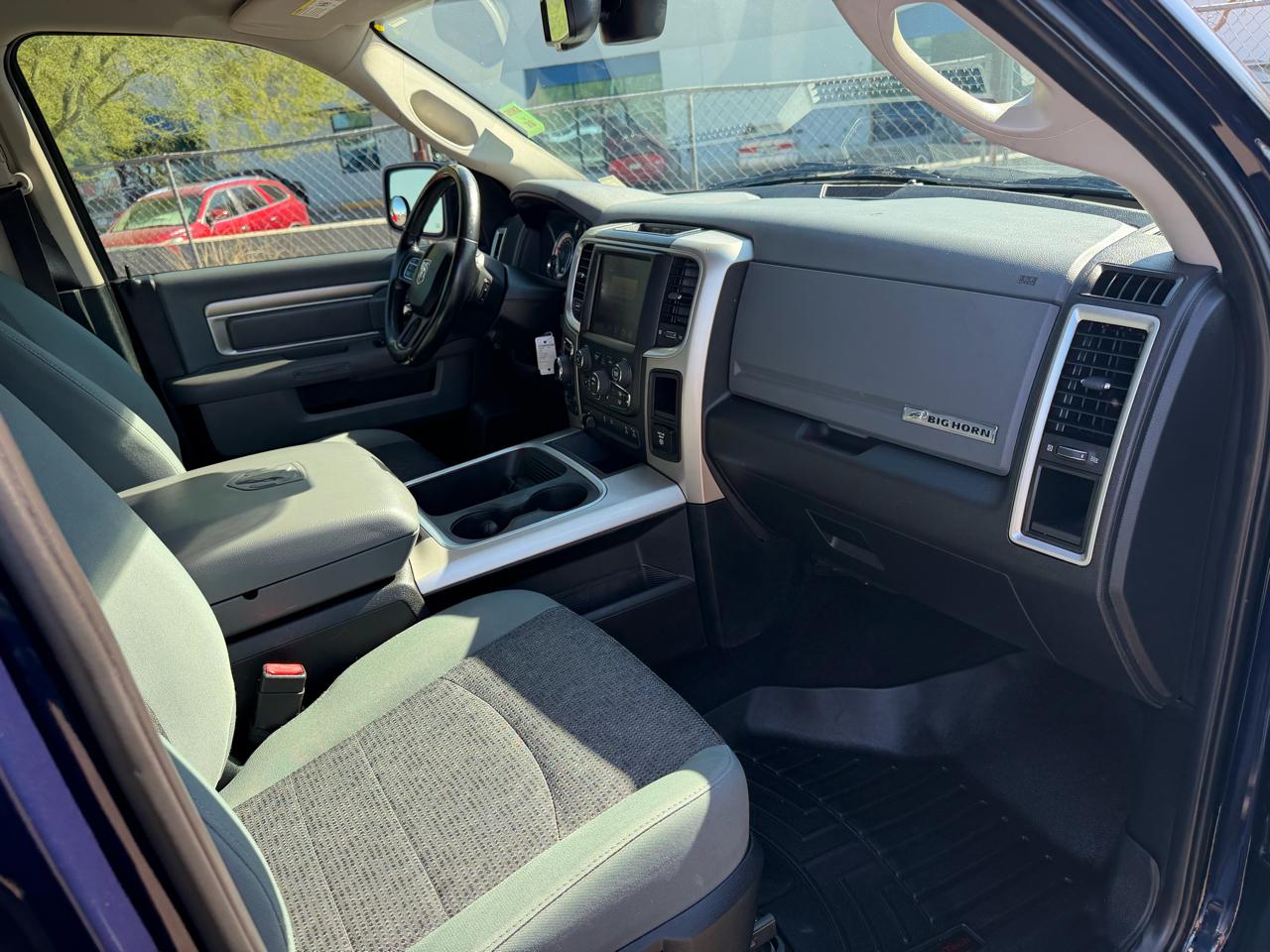 RAM 1500 4WD Crew Cab 140.5" Big Horn 2016