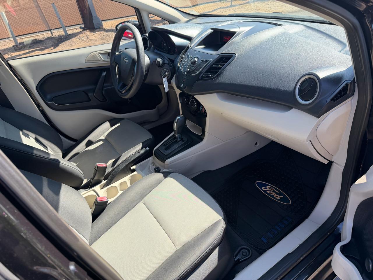 Ford Fiesta S Sedan 2011