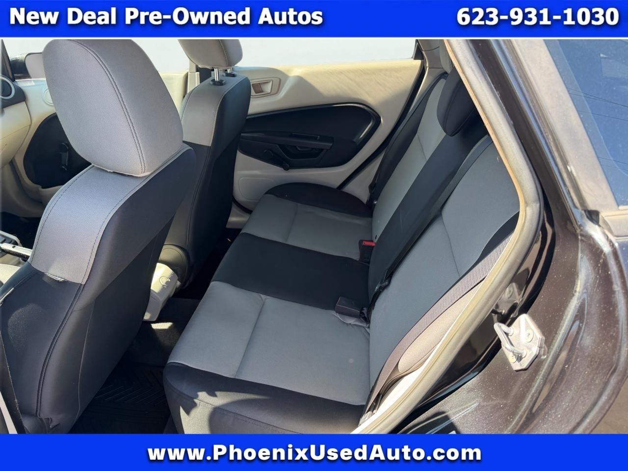 Ford Fiesta S Sedan 2011