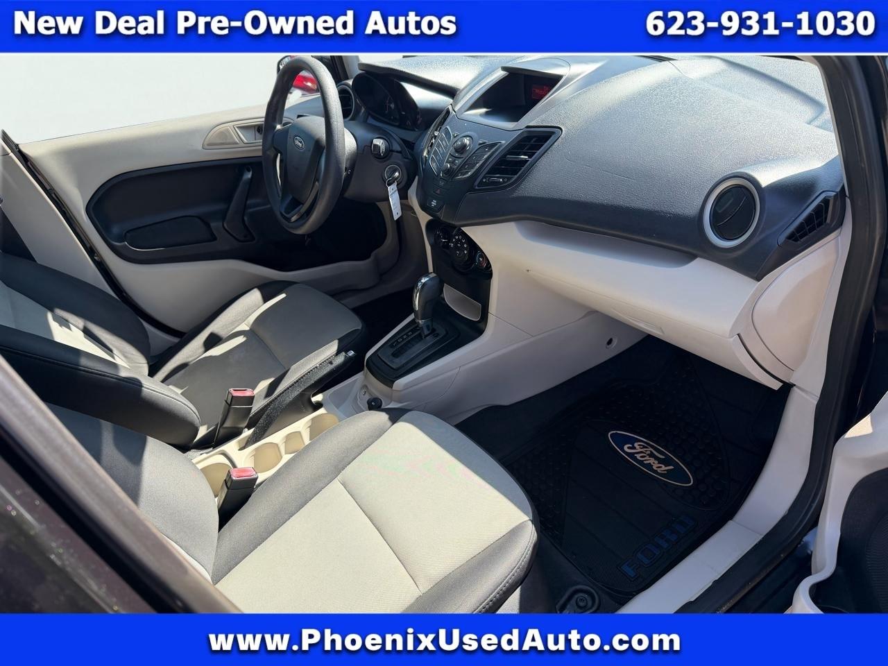 Ford Fiesta S Sedan 2011