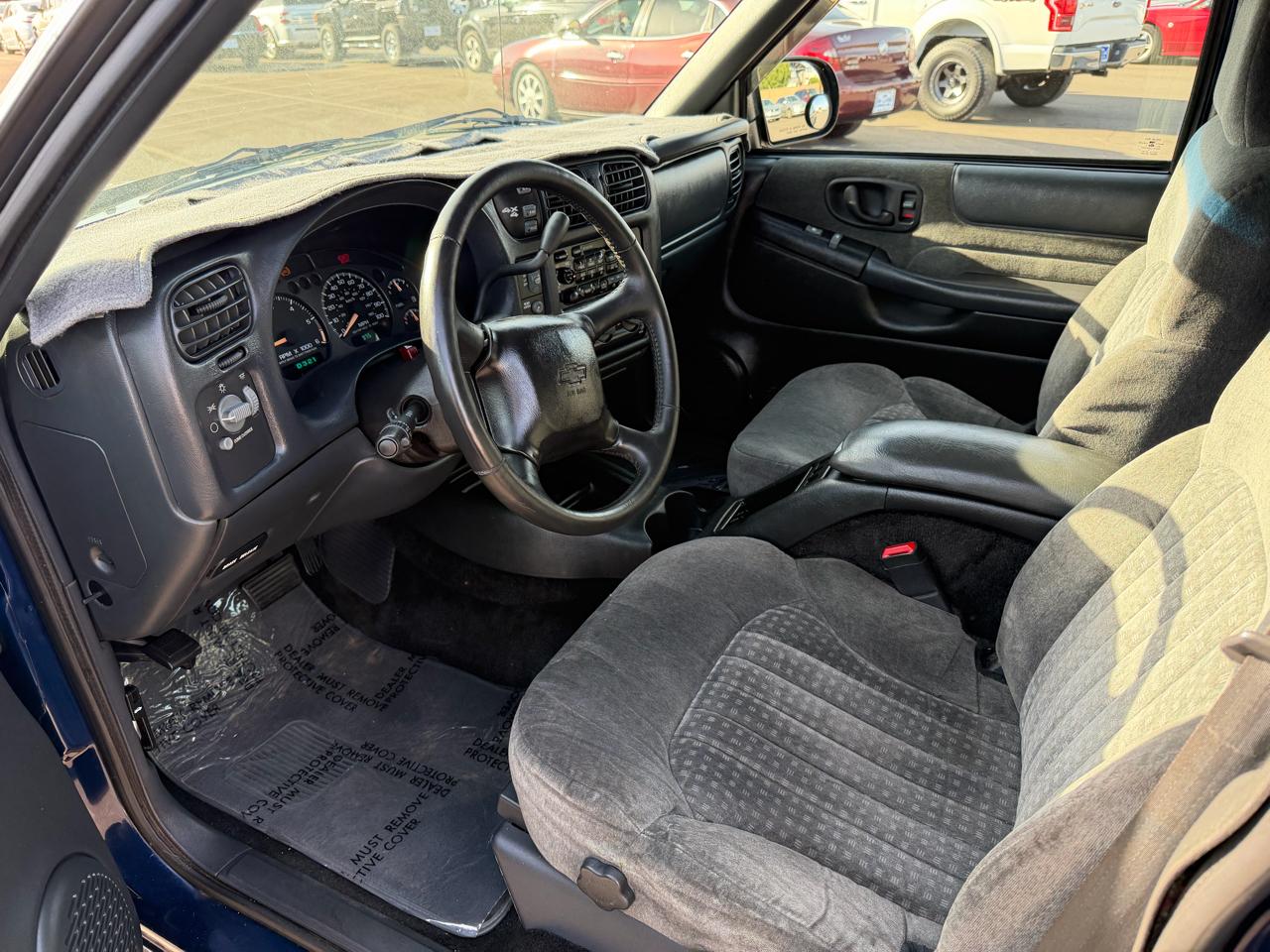 Chevrolet Blazer 4-Door 4WD LS 2002