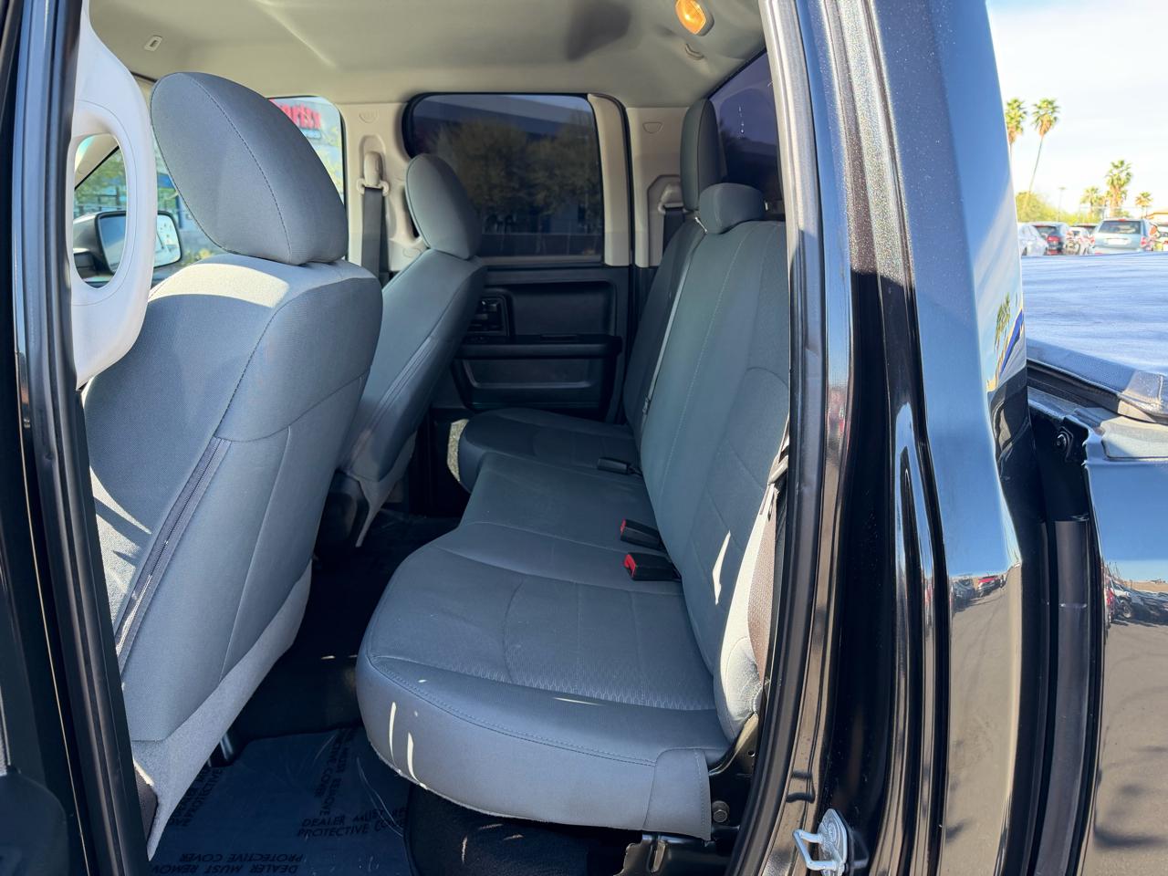 RAM 1500 2WD Crew Cab 140.5" Express 2018