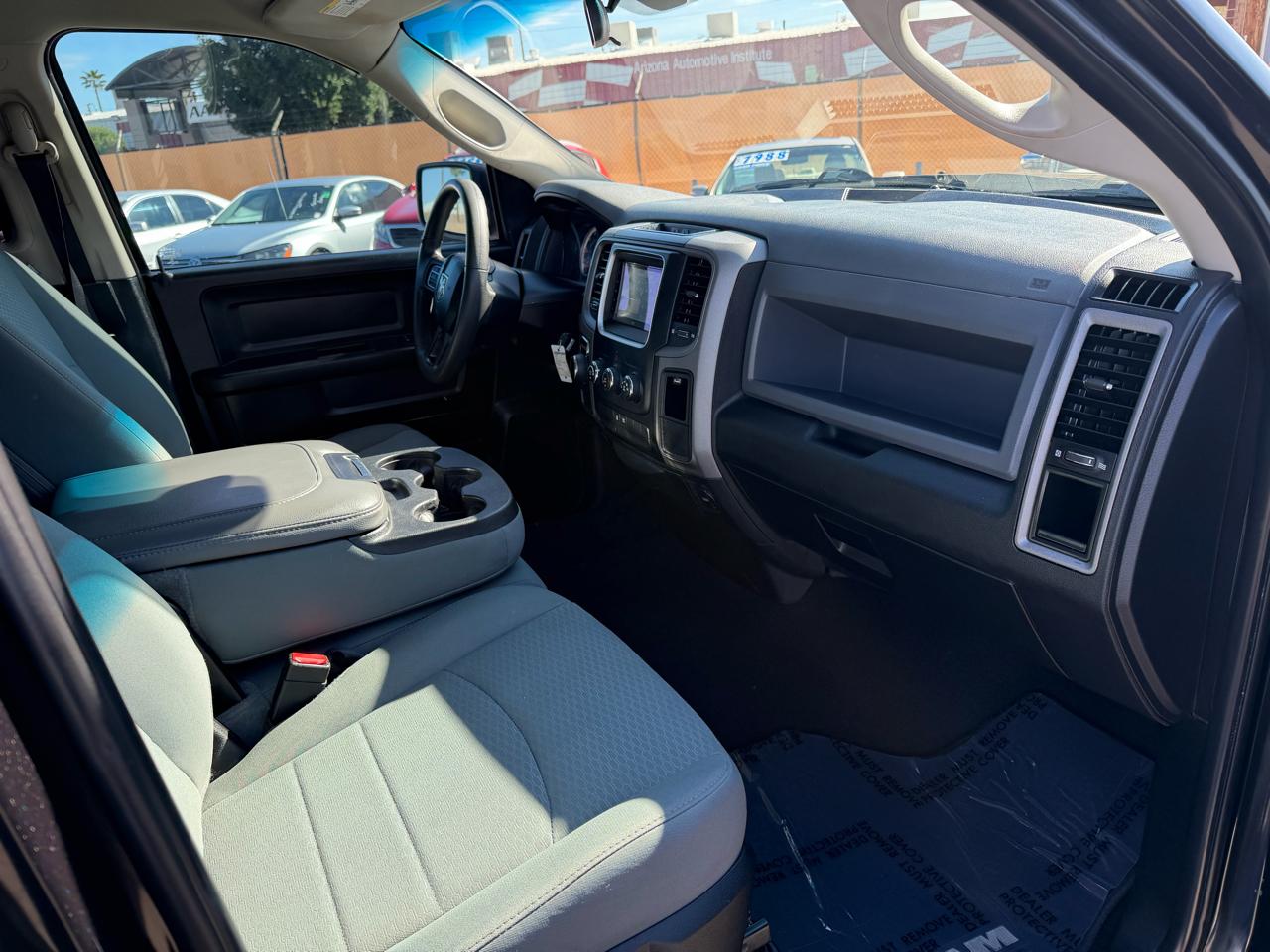 RAM 1500 2WD Crew Cab 140.5" Express 2018