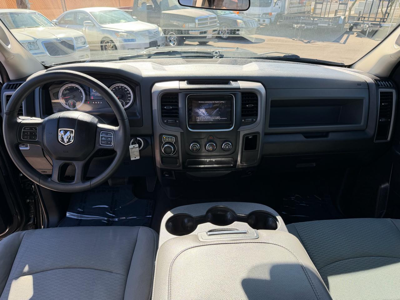 RAM 1500 2WD Crew Cab 140.5" Express 2018