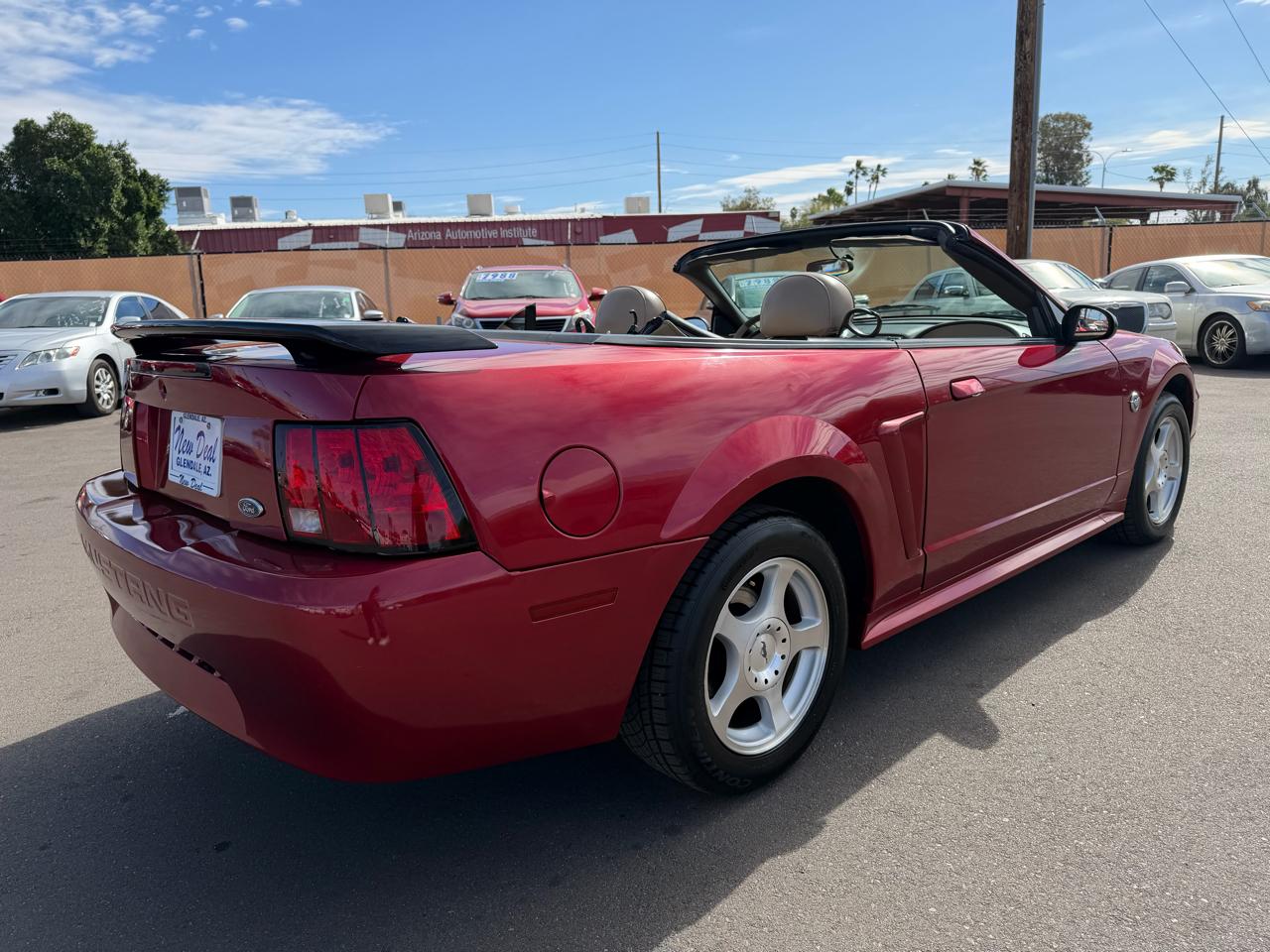 Ford Mustang Deluxe Convertible 2004