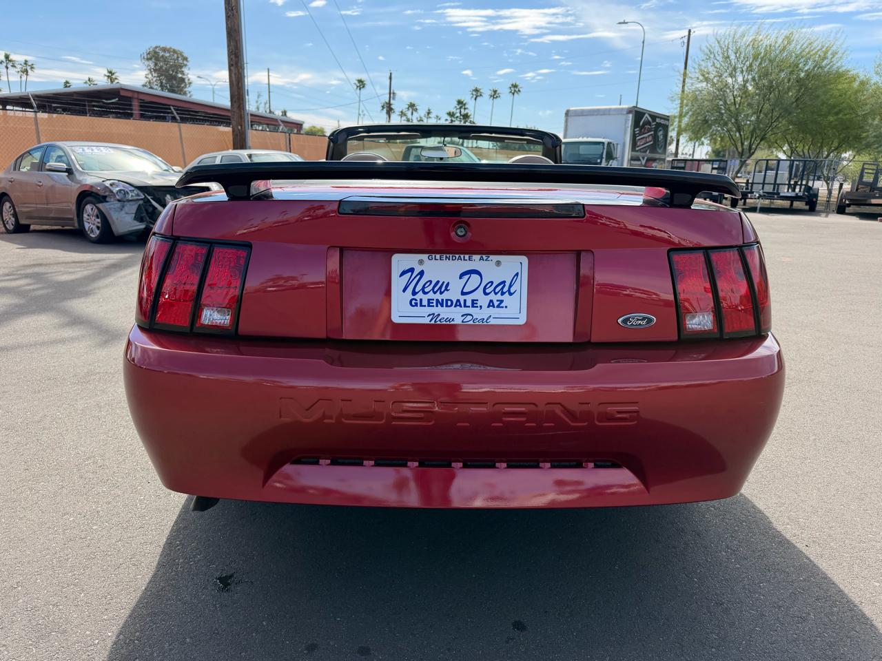 Ford Mustang Deluxe Convertible 2004