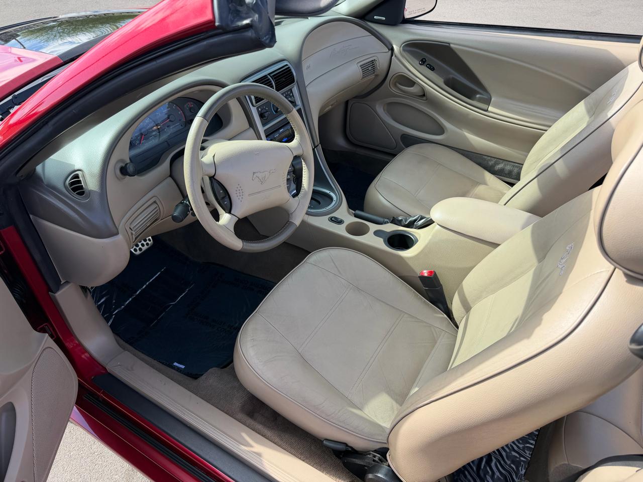 Ford Mustang Deluxe Convertible 2004