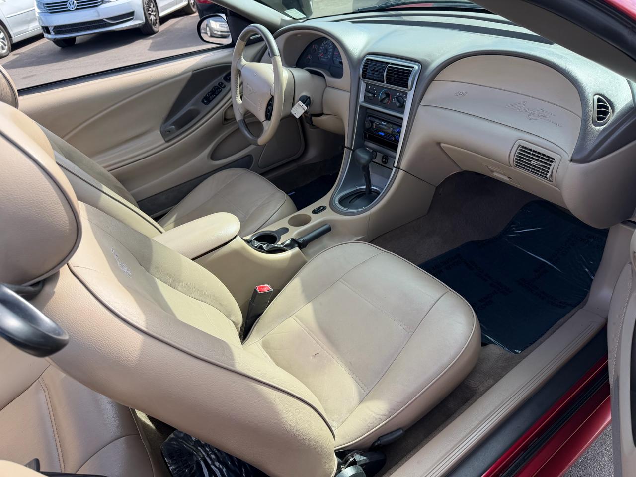 Ford Mustang Deluxe Convertible 2004