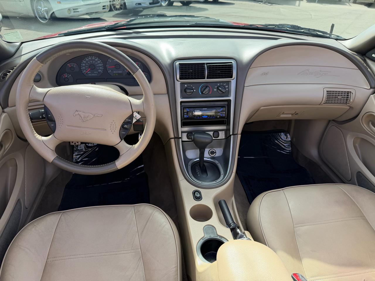 Ford Mustang Deluxe Convertible 2004