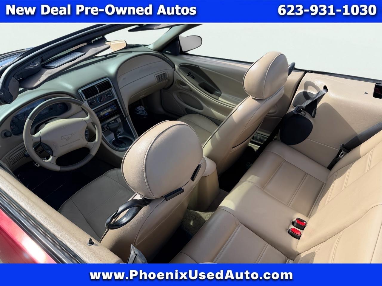 Ford Mustang Deluxe Convertible 2004