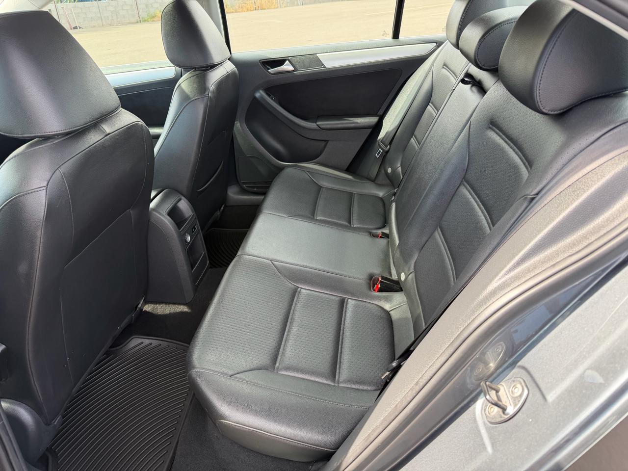 Volkswagen Jetta SE 2014