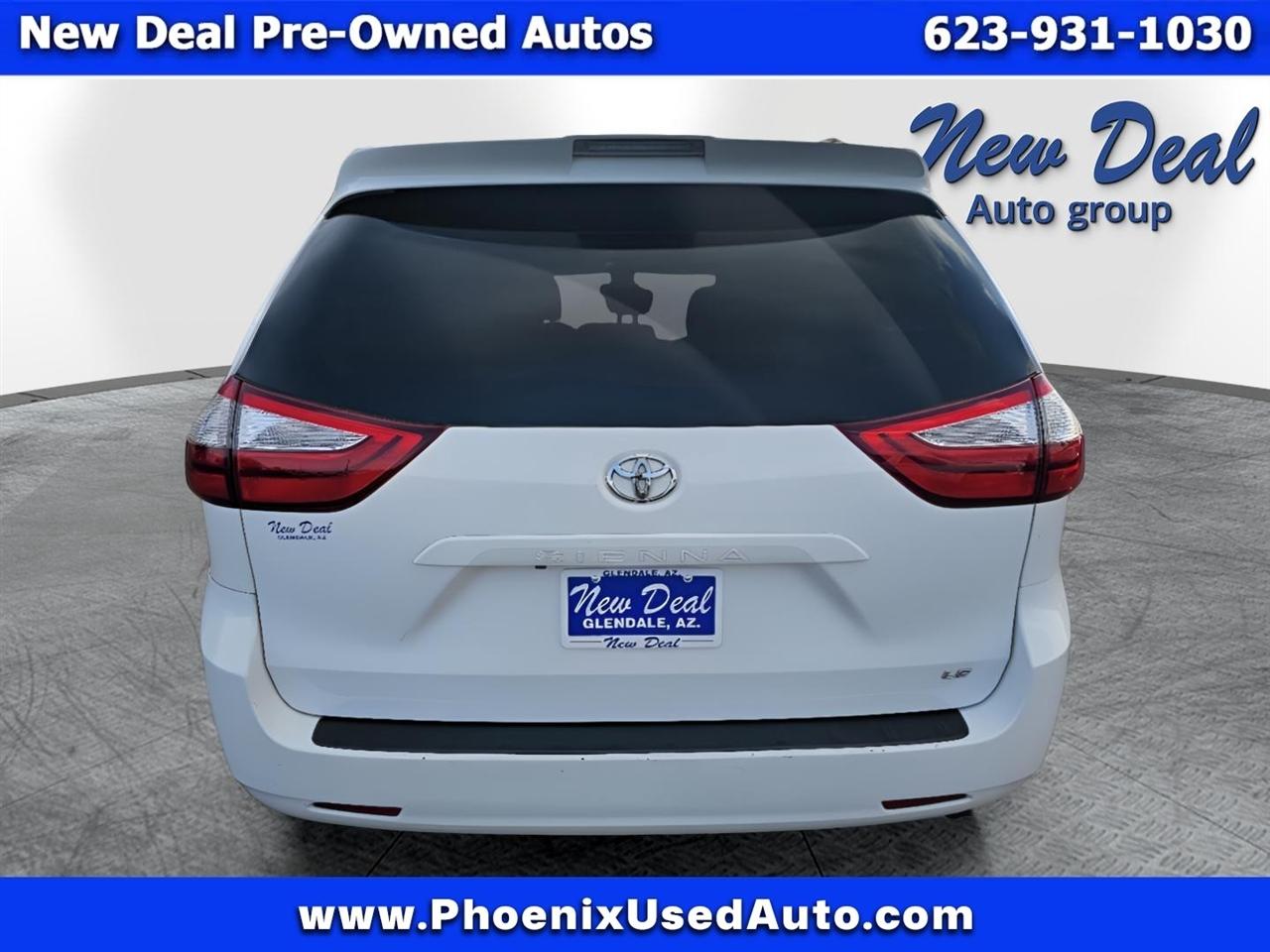 Toyota Sienna LE 8-Passenger 2018