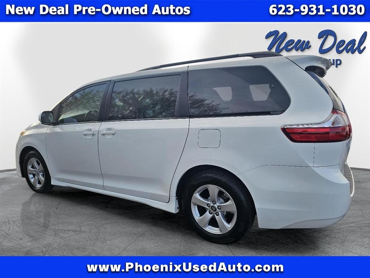 Toyota Sienna LE 8-Passenger 2018