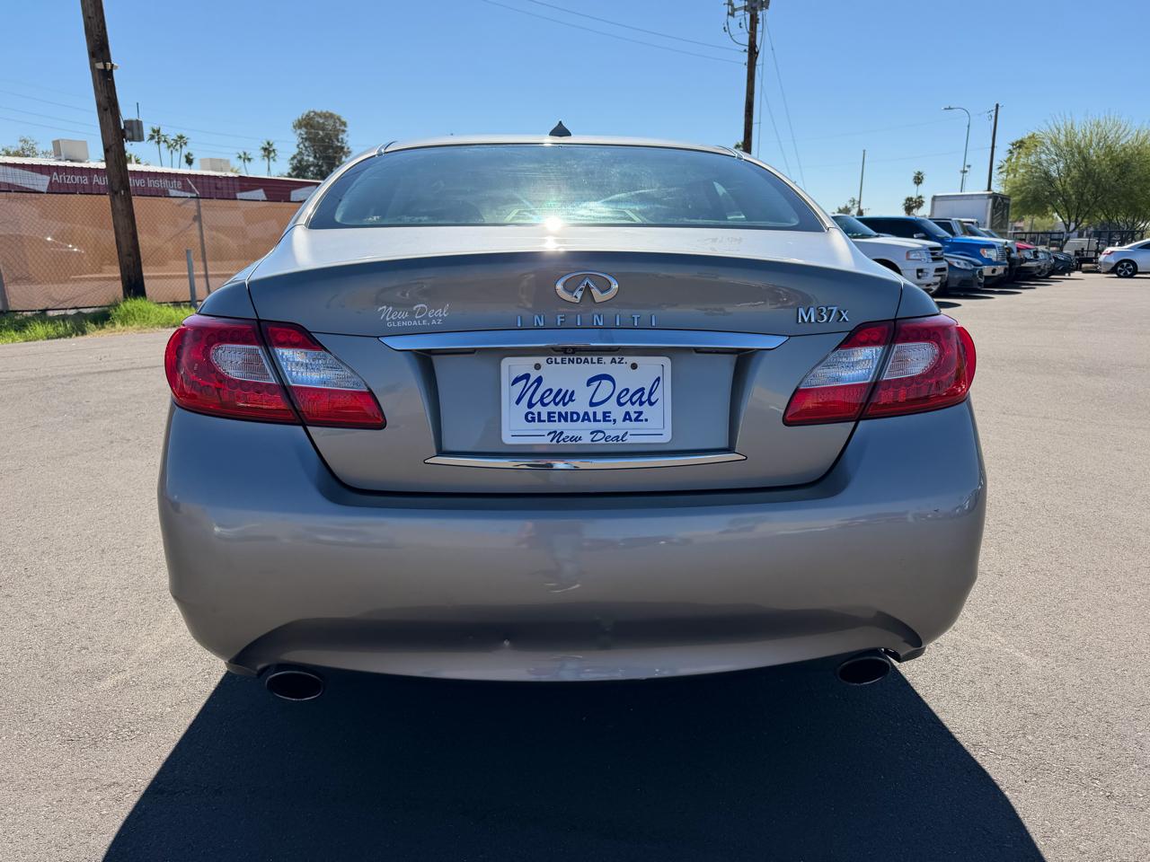 Infiniti M M37x 2011