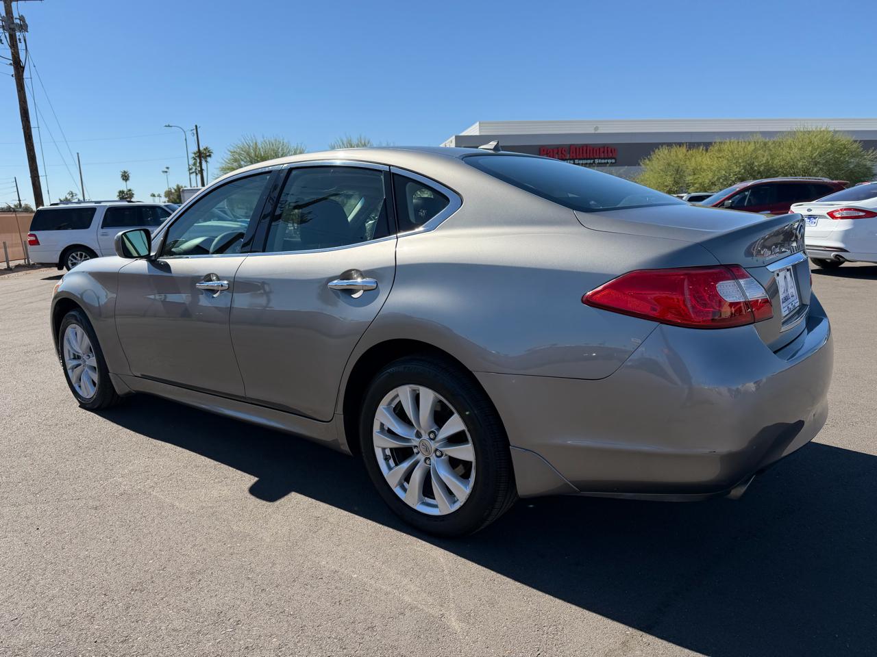Infiniti M M37x 2011