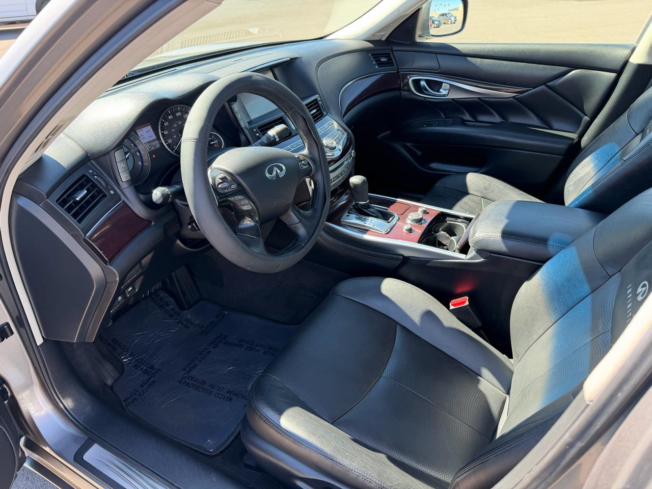 Infiniti M M37x 2011